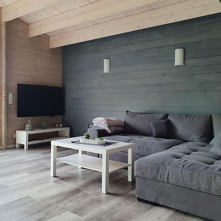 Idyllisches-Blockbohlenhaus-Mit-Eigenem-Garten-Und-Sauna-Zum-Wohlfuehlen Martensrade Dış mekan fotoğraf