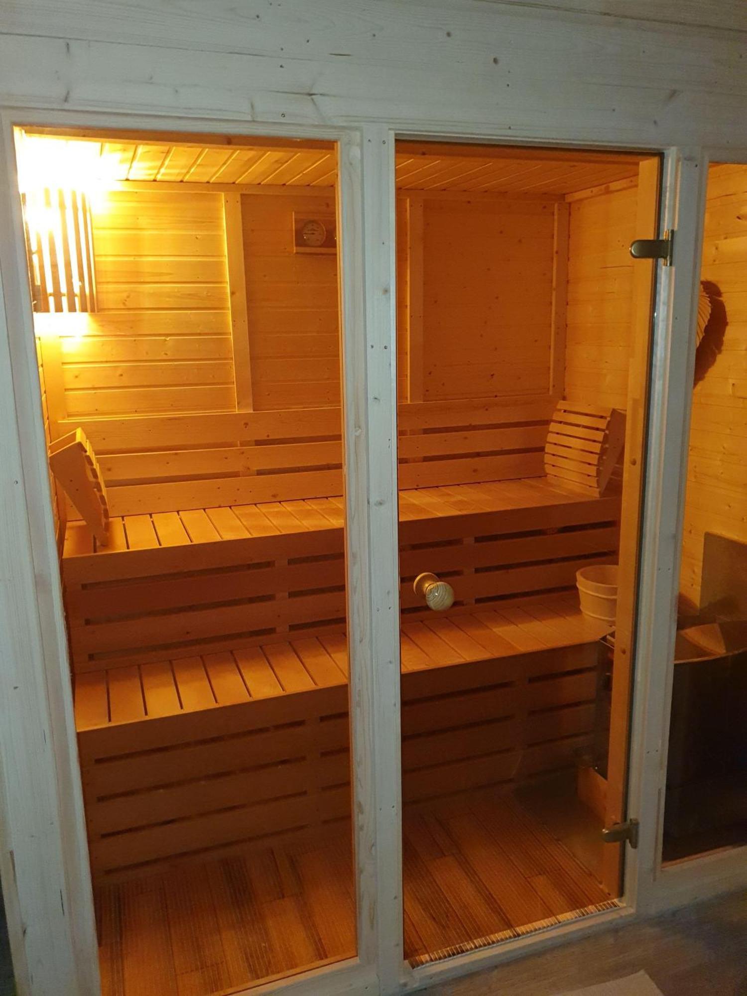 Idyllisches-Blockbohlenhaus-Mit-Eigenem-Garten-Und-Sauna-Zum-Wohlfuehlen Martensrade Dış mekan fotoğraf