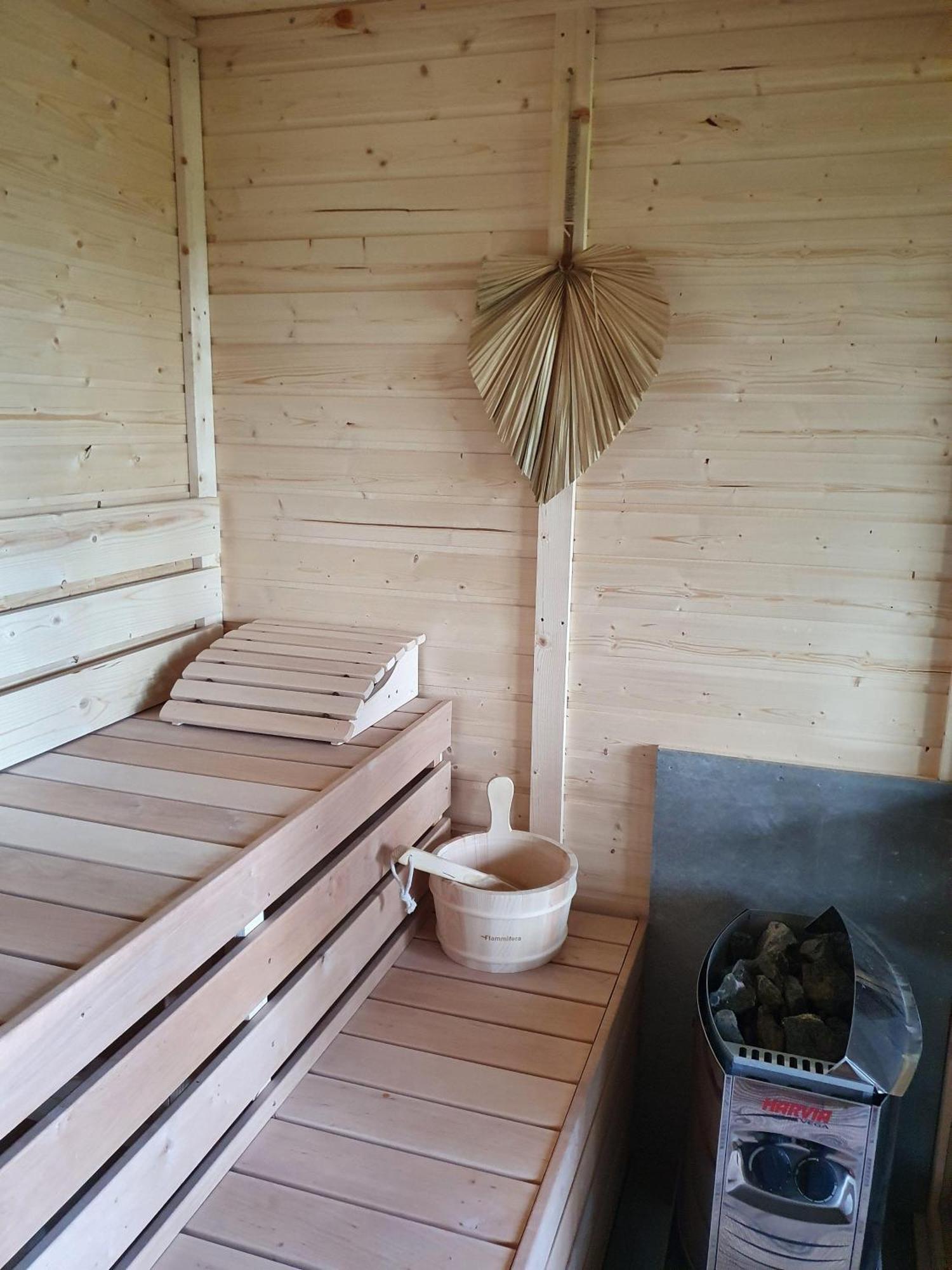 Idyllisches-Blockbohlenhaus-Mit-Eigenem-Garten-Und-Sauna-Zum-Wohlfuehlen Martensrade Dış mekan fotoğraf